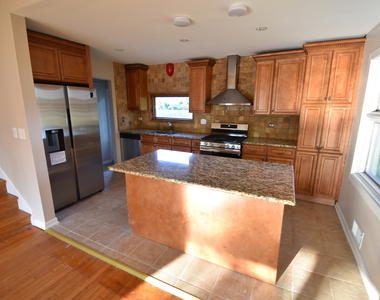 907 S Elmhurst Road - Photo Thumbnail 7