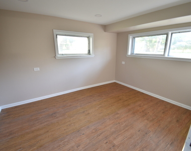 907 S Elmhurst Road - Photo Thumbnail 6