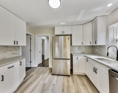 4821 Crain Street - Photo Thumbnail 8