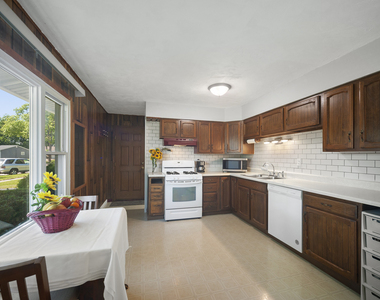 114 Mccabe Drive - Photo Thumbnail 9