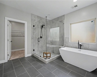 726 Windsor Street Sw - Photo Thumbnail 20