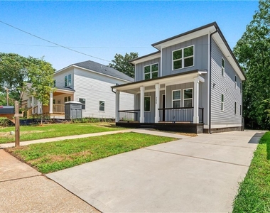 726 Windsor Street Sw - Photo Thumbnail 1