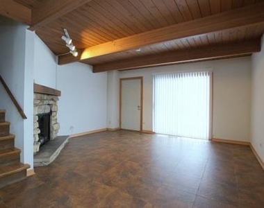 367 Meadow Green Lane - Photo Thumbnail 3