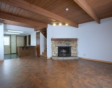 367 Meadow Green Lane - Photo Thumbnail 2