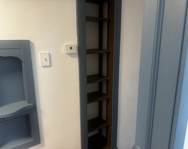 105 University Street - Photo Thumbnail 10