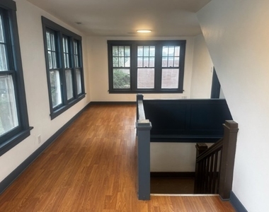 105 University Street - Photo Thumbnail 1