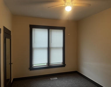 105 University Street - Photo Thumbnail 3