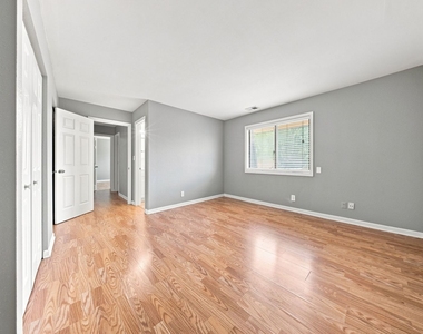 1895 Tall Oaks Drive - Photo Thumbnail 11