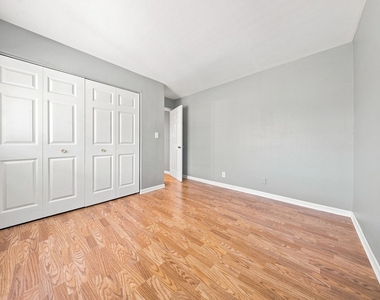 1895 Tall Oaks Drive - Photo Thumbnail 9
