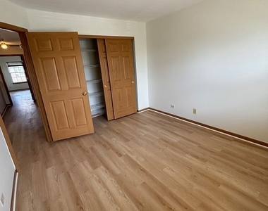 2422 Golf Ridge Circle - Photo Thumbnail 5