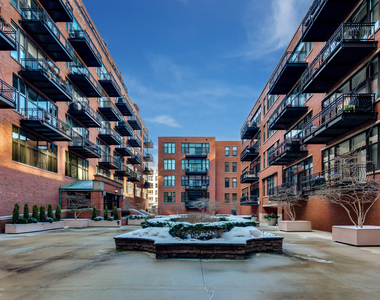 333 W Hubbard Street - Photo Thumbnail 4