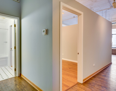 333 W Hubbard Street - Photo Thumbnail 17