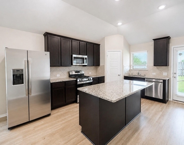 21438 Hawthorn Harvest Circle - Photo Thumbnail 3