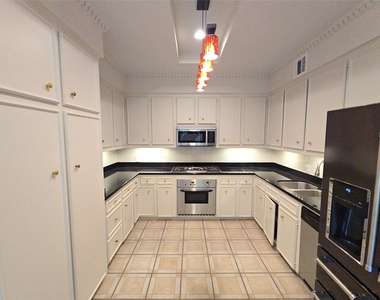 9731 Briar Forest Drive - Photo Thumbnail 8