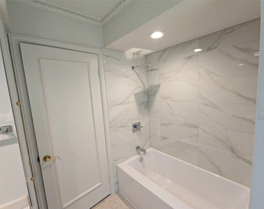 9731 Briar Forest Drive - Photo Thumbnail 15