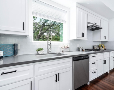 1721 Henderson Street - Photo Thumbnail 15