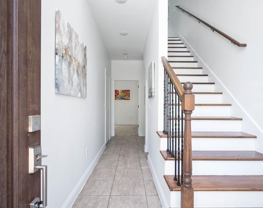1721 Henderson Street - Photo Thumbnail 5