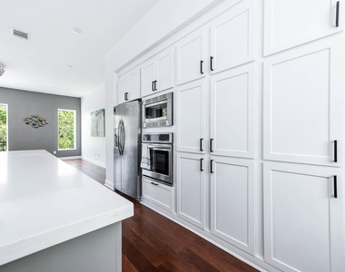 1721 Henderson Street - Photo Thumbnail 14