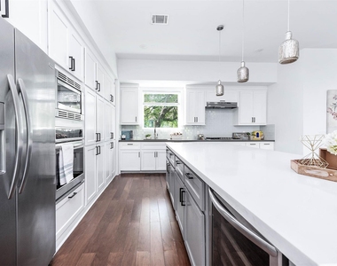 1721 Henderson Street - Photo Thumbnail 12