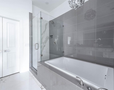 1721 Henderson Street - Photo Thumbnail 26