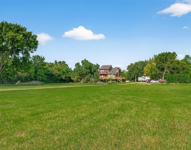 6250 N Mallard Drive - Photo Thumbnail 8