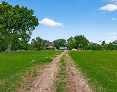 6250 N Mallard Drive - Photo Thumbnail 5