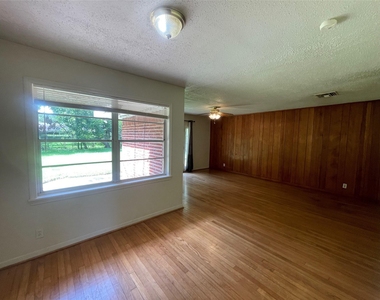 5042 Grape Street - Photo Thumbnail 8