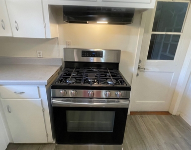 5042 Grape Street - Photo Thumbnail 2