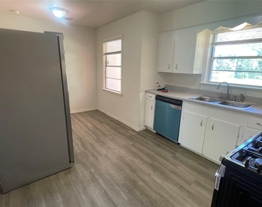 5042 Grape Street - Photo Thumbnail 5