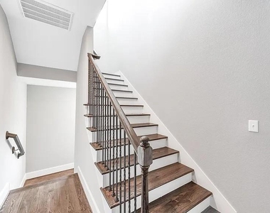 4609 Nett Street - Photo Thumbnail 9
