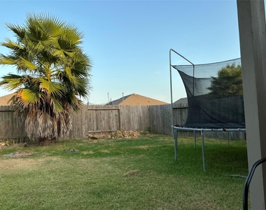 4030 Emperor Valley Lane - Photo Thumbnail 17