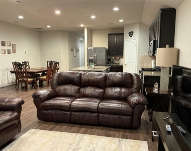 4030 Emperor Valley Lane - Photo Thumbnail 10