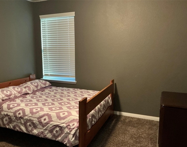 4030 Emperor Valley Lane - Photo Thumbnail 3