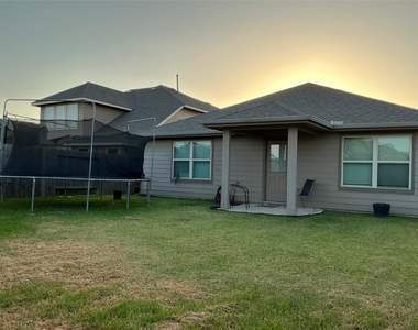 4030 Emperor Valley Lane - Photo Thumbnail 18