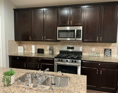 4030 Emperor Valley Lane - Photo Thumbnail 14