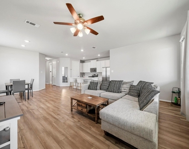 2420 Solaris Bend Dr - Photo Thumbnail 8