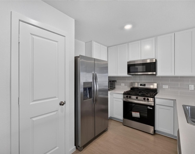 26722 Cascade Sunrise Street - Photo Thumbnail 11