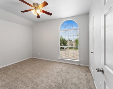 21915 Sunvolt Court - Photo Thumbnail 40