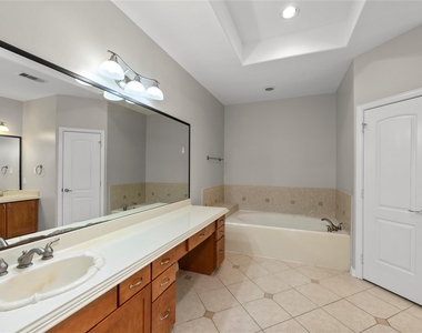 1614 Stuart Street - Photo Thumbnail 27