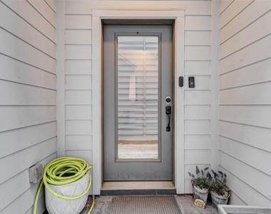 3810 Leeland Street - Photo Thumbnail 2