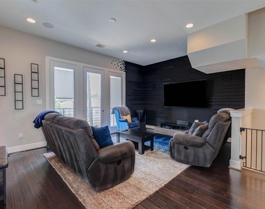 3810 Leeland Street - Photo Thumbnail 7