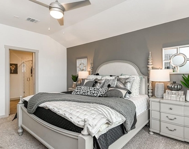 7918 Murciana Drive - Photo Thumbnail 12