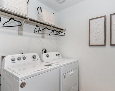 7918 Murciana Drive - Photo Thumbnail 5
