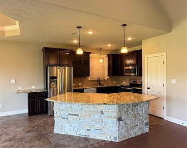 6645 Jasper Circle - Photo Thumbnail 4