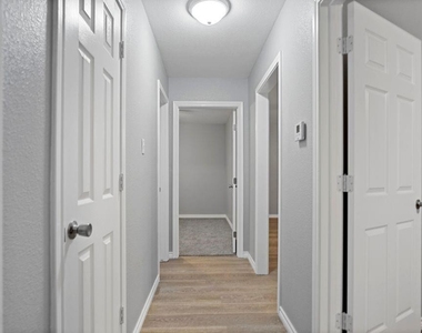 1347 E Palm Drive - Photo Thumbnail 15