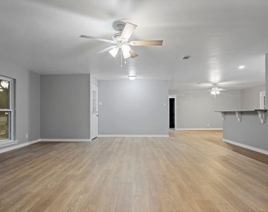 1347 E Palm Drive - Photo Thumbnail 11