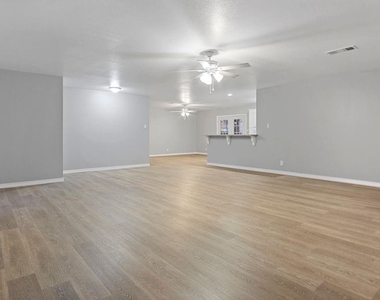 1347 E Palm Drive - Photo Thumbnail 10