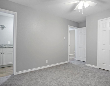 1347 E Palm Drive - Photo Thumbnail 17