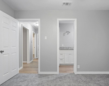 1347 E Palm Drive - Photo Thumbnail 20