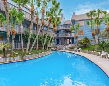 8100 Seawall Boulevard - Photo Thumbnail 12